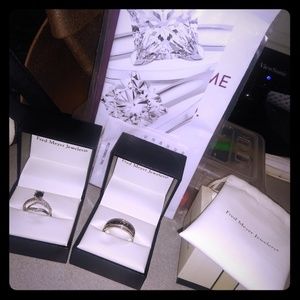 Engagement/wedding ring set